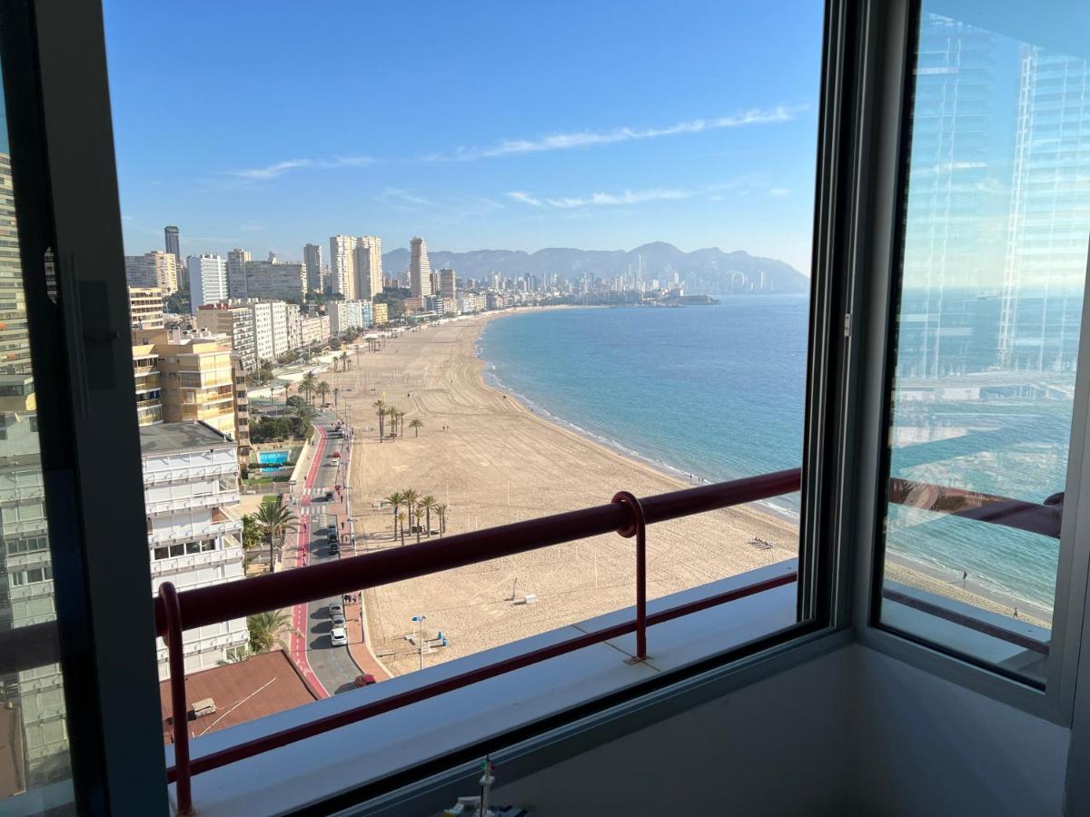 Amazing Beachfront Apartment - La Cala เบนิดอร์ม ภายนอก รูปภาพ